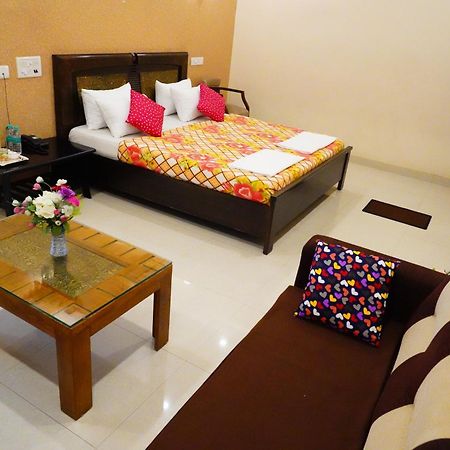 Vinayagam Residency Hotel Arcot Buitenkant foto