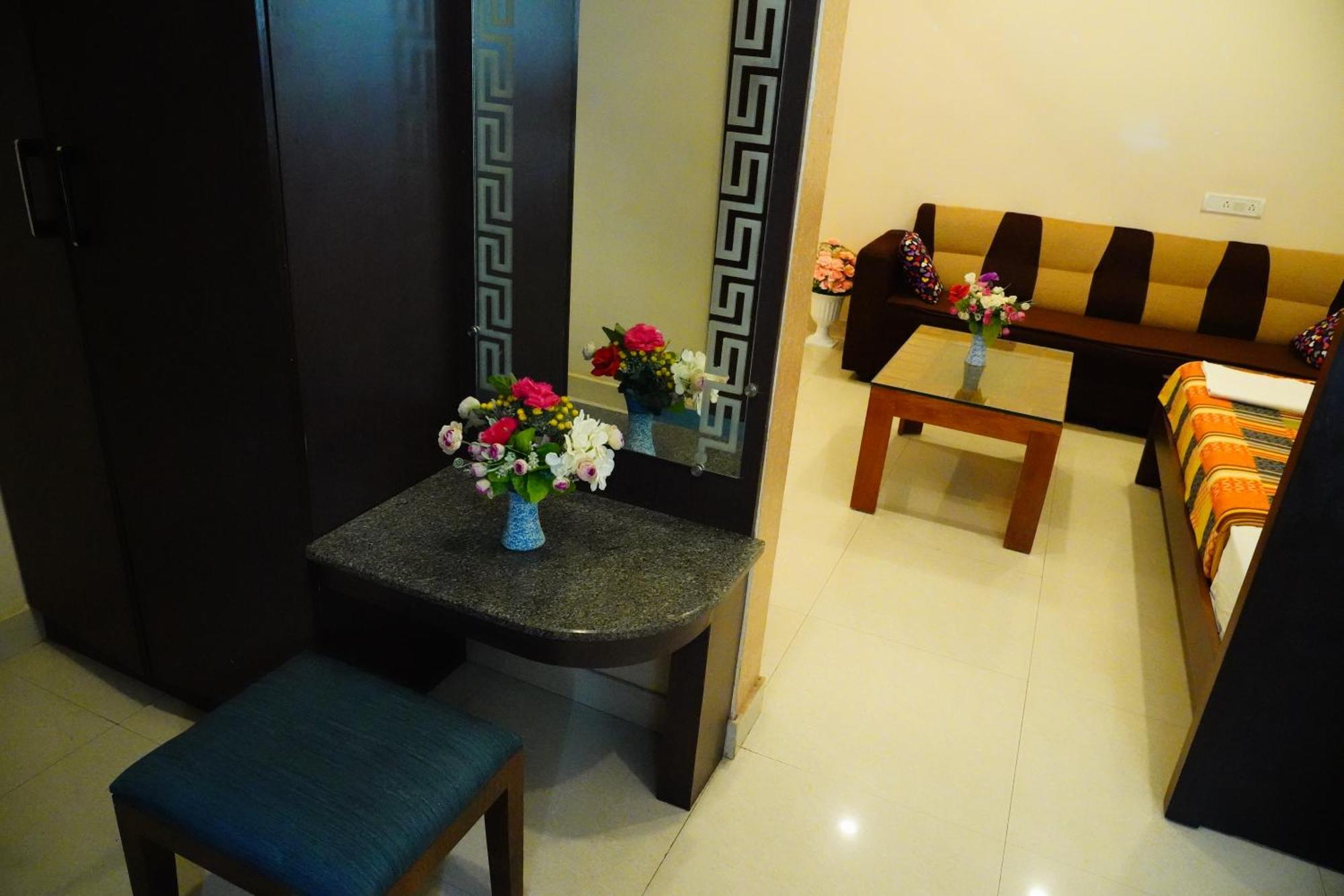 Vinayagam Residency Hotel Arcot Buitenkant foto
