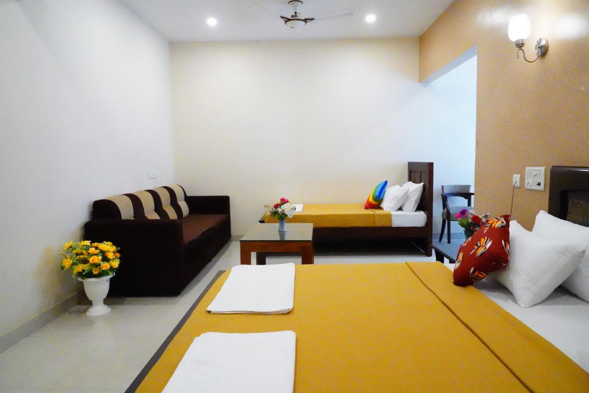 Vinayagam Residency Hotel Arcot Buitenkant foto