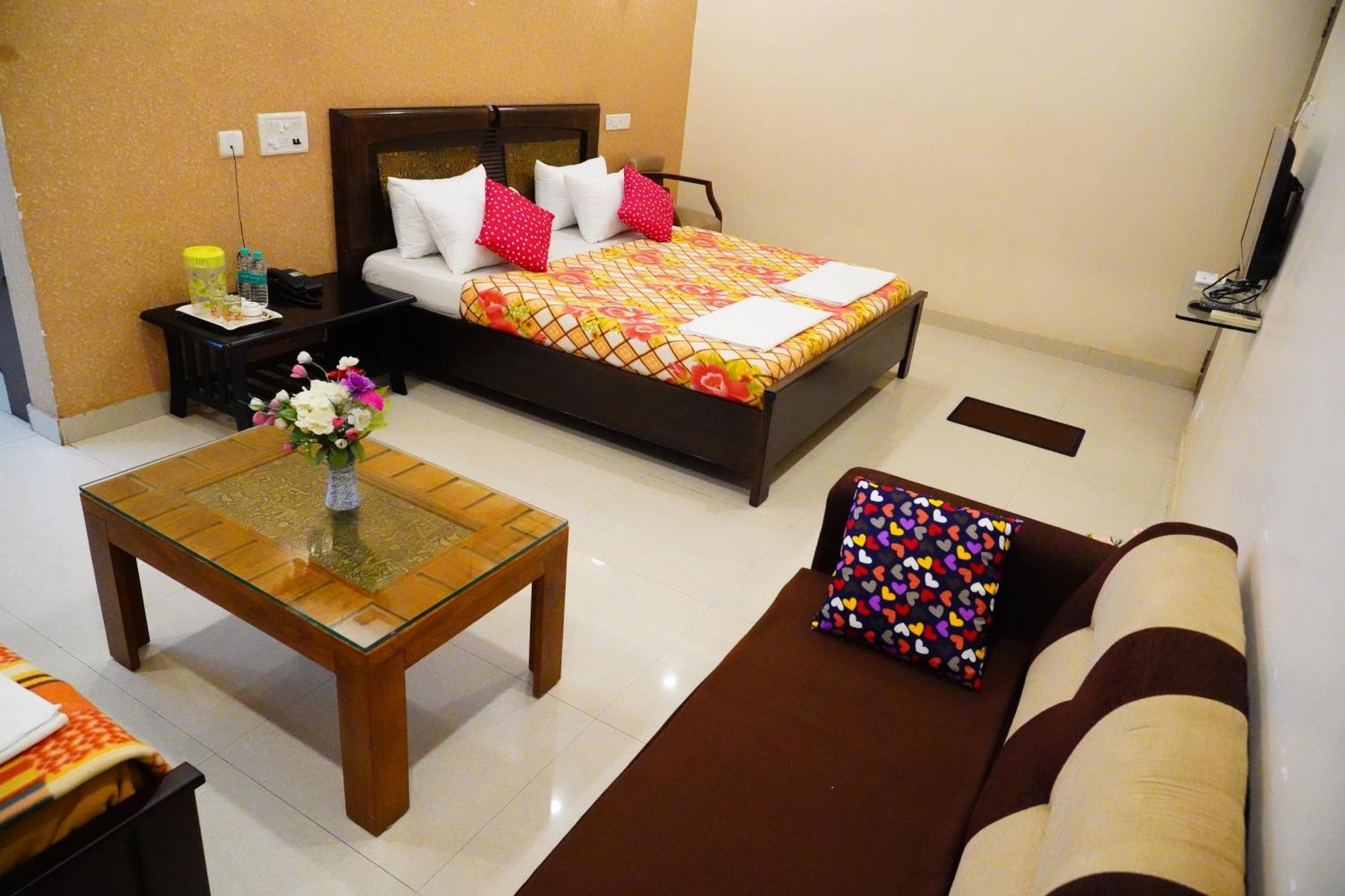 Vinayagam Residency Hotel Arcot Buitenkant foto