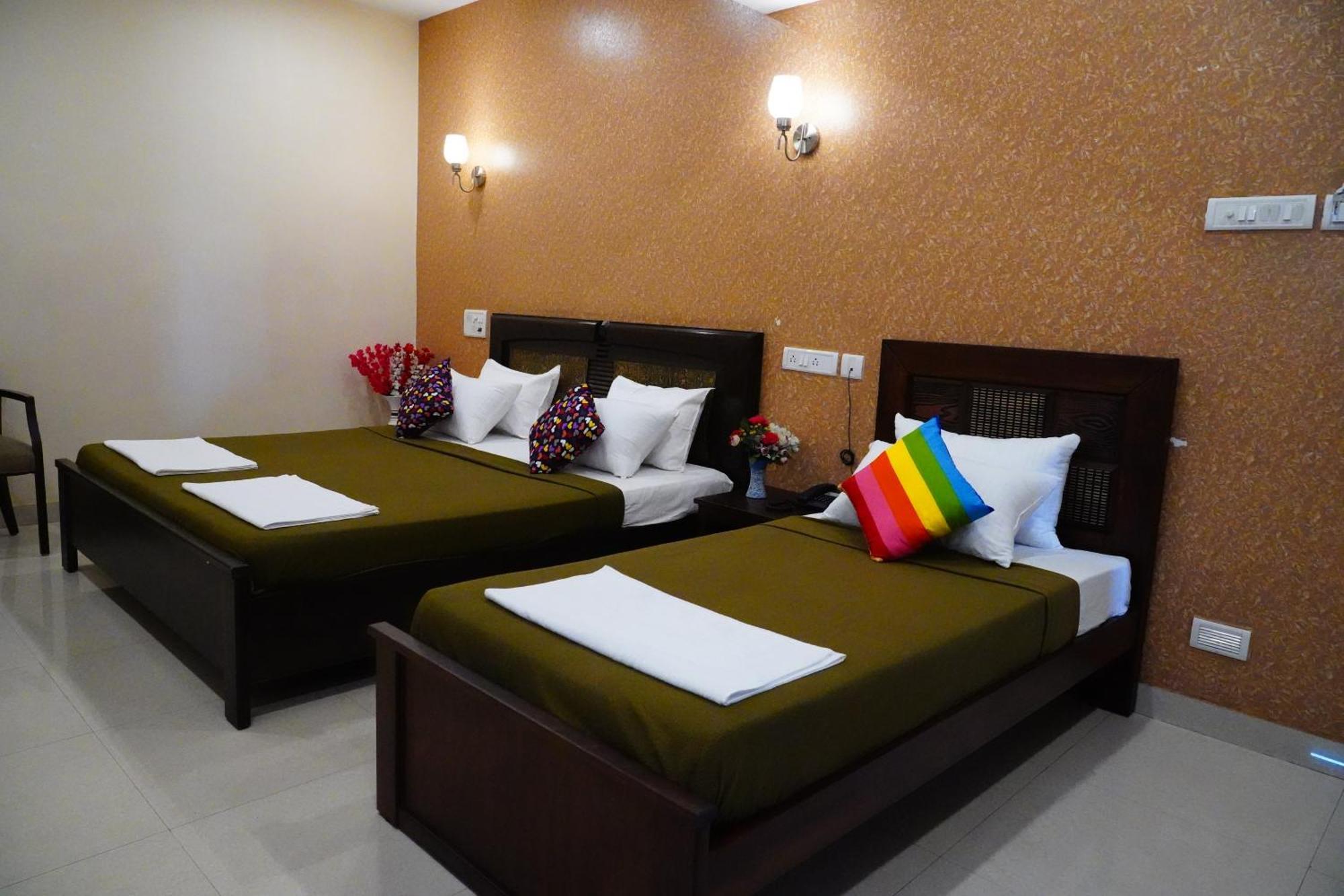 Vinayagam Residency Hotel Arcot Buitenkant foto