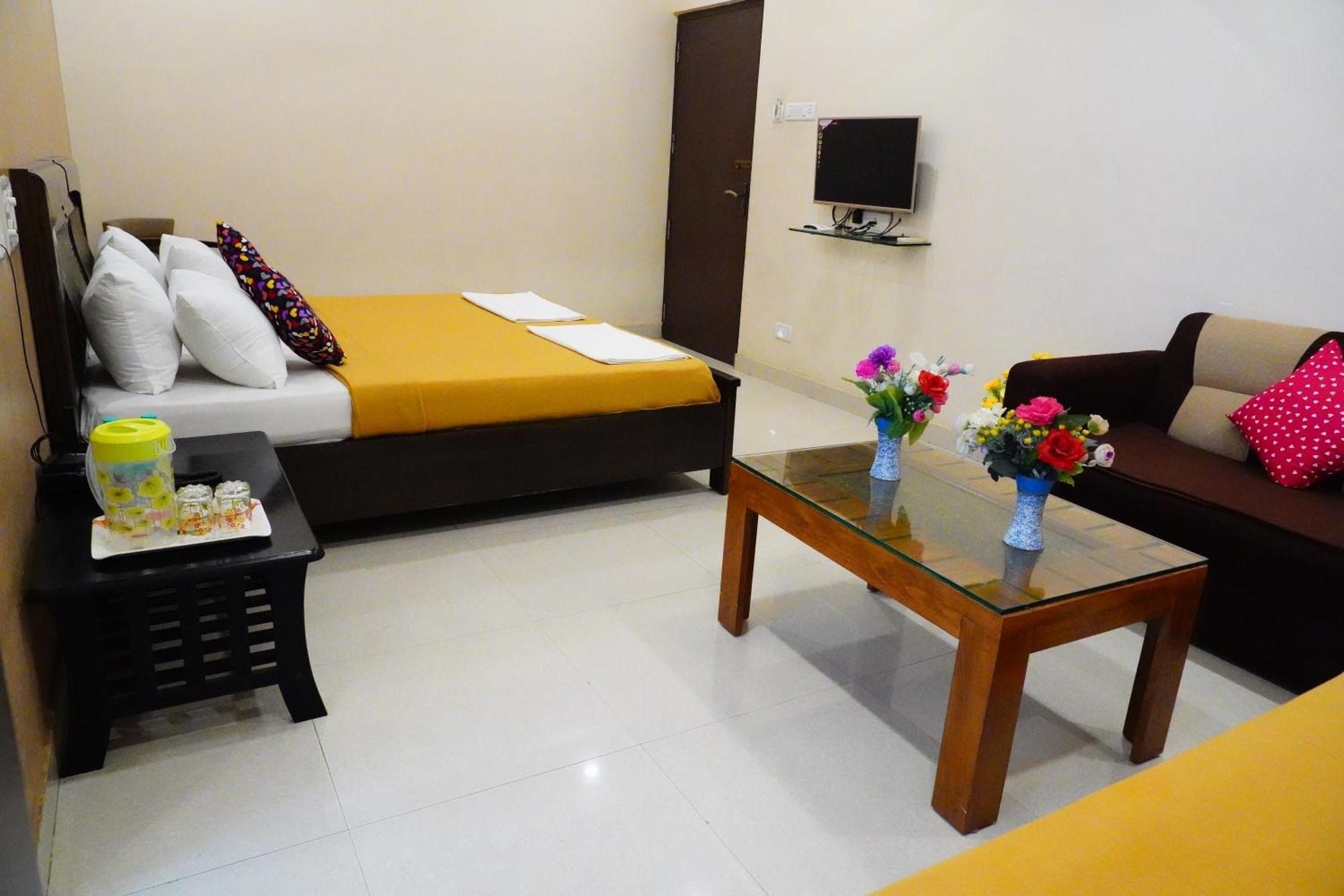 Vinayagam Residency Hotel Arcot Buitenkant foto