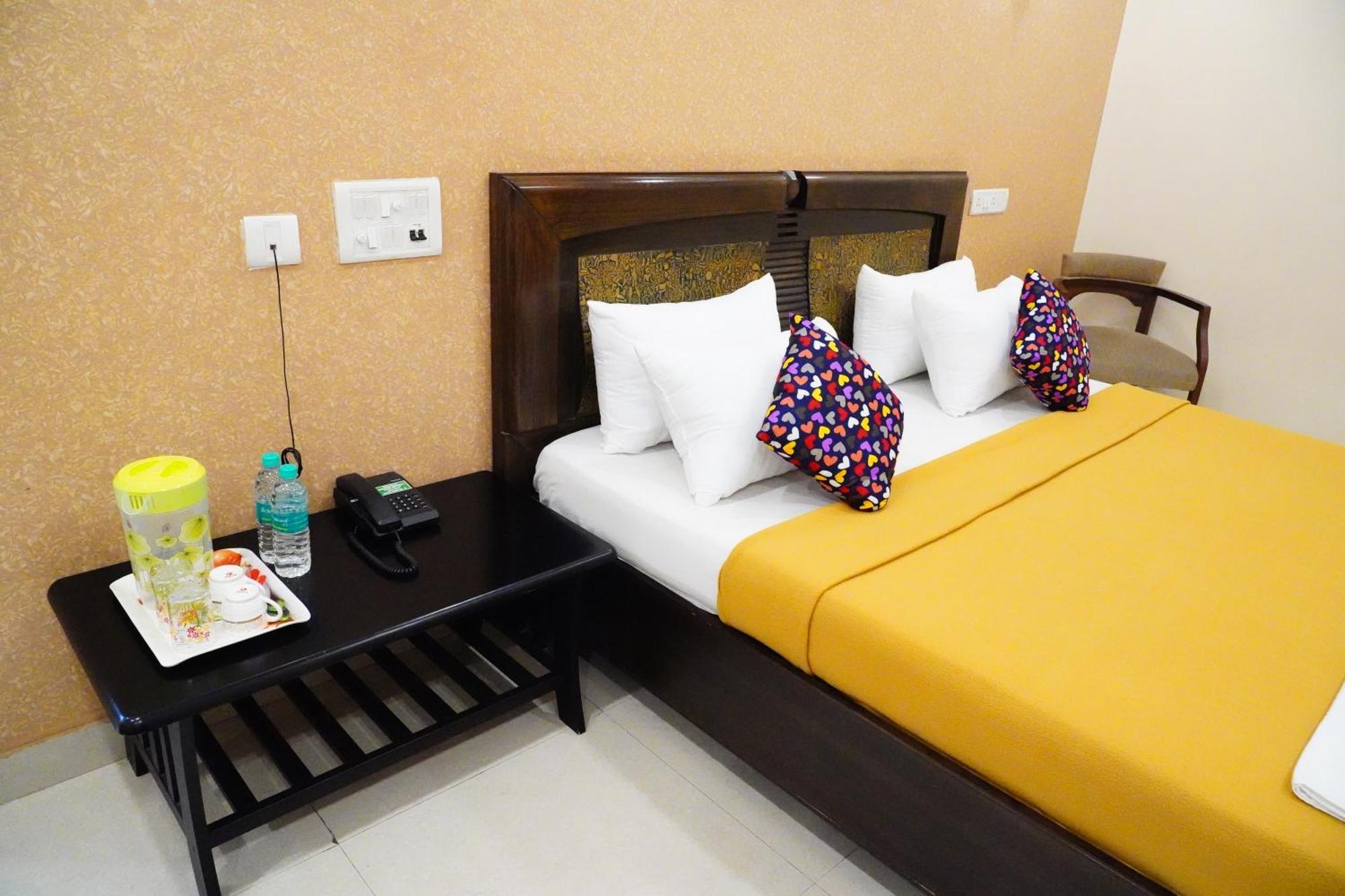 Vinayagam Residency Hotel Arcot Buitenkant foto
