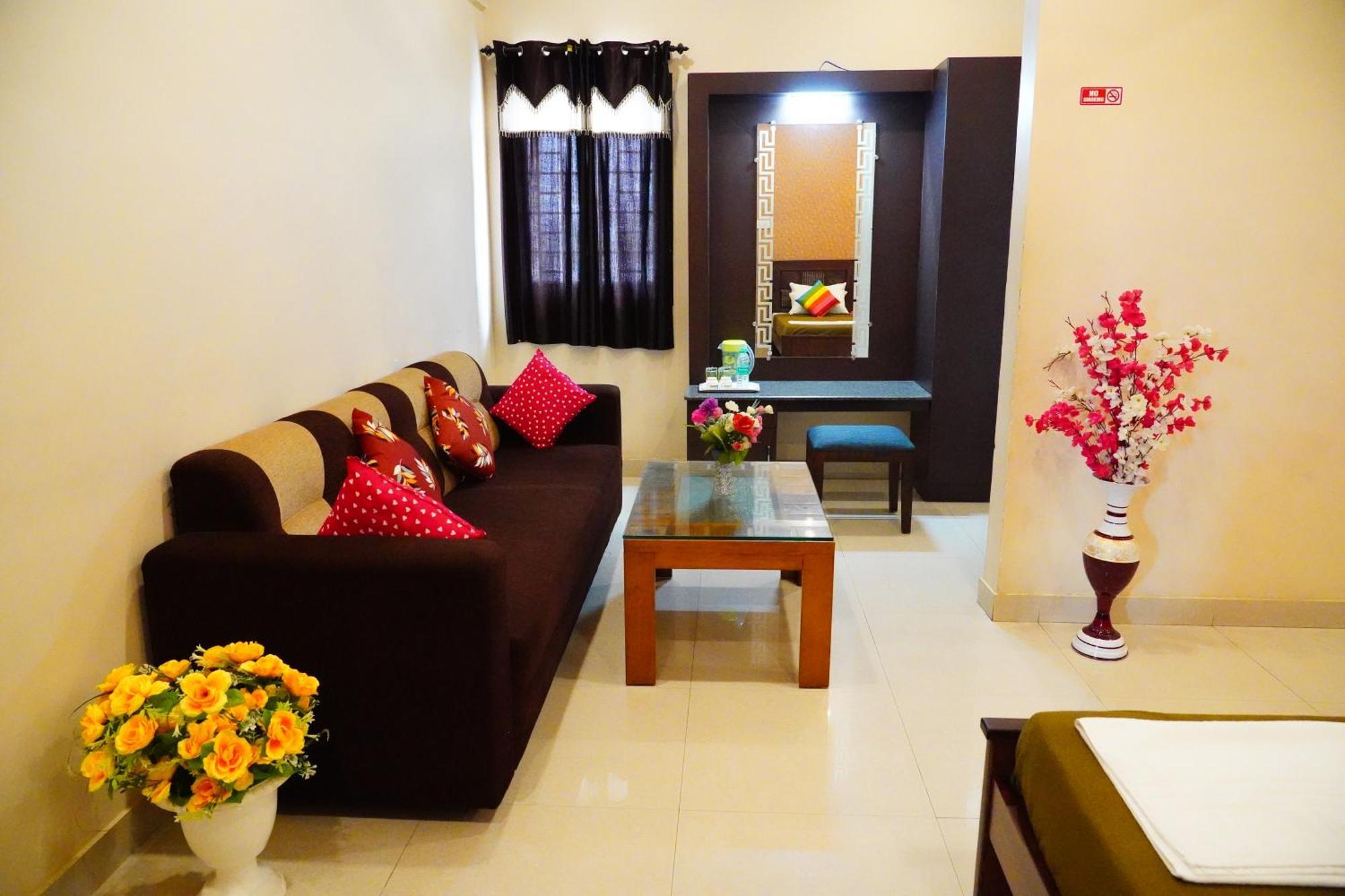 Vinayagam Residency Hotel Arcot Buitenkant foto