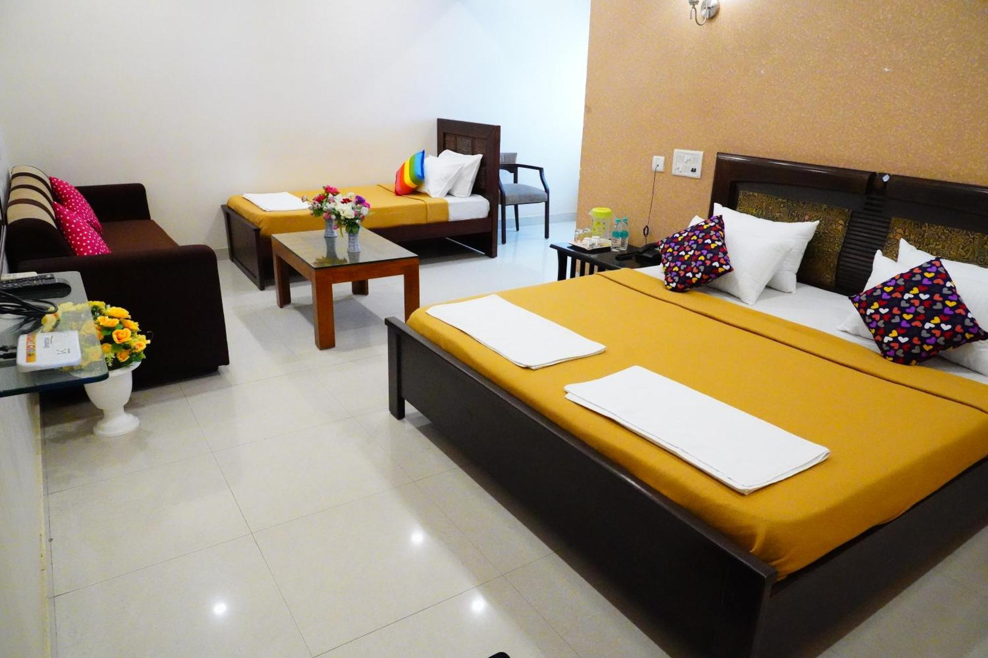 Vinayagam Residency Hotel Arcot Buitenkant foto