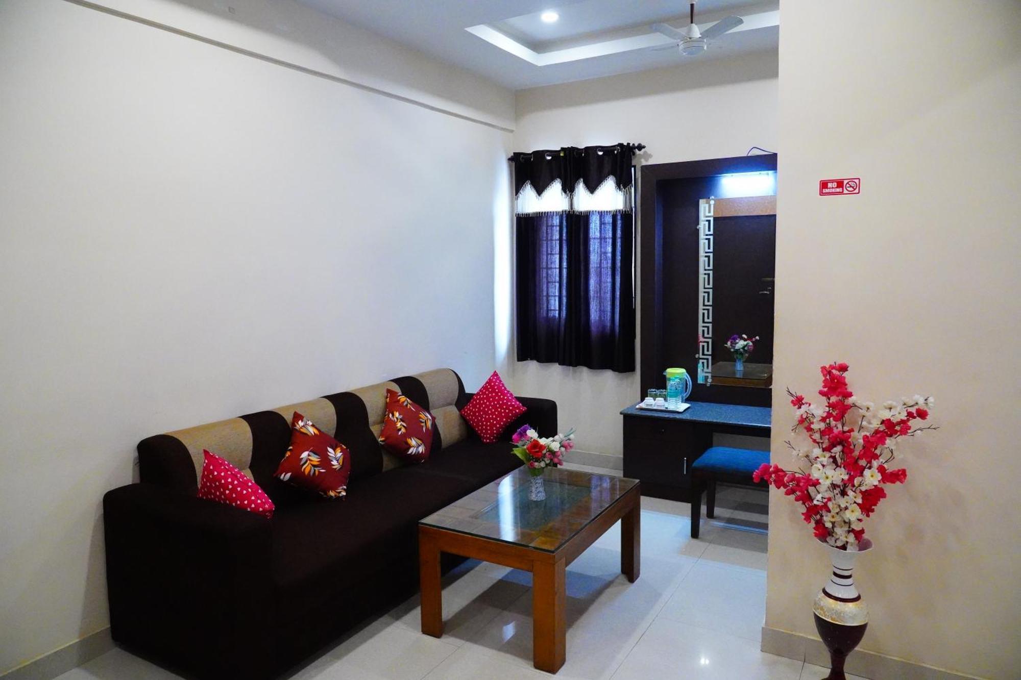 Vinayagam Residency Hotel Arcot Buitenkant foto