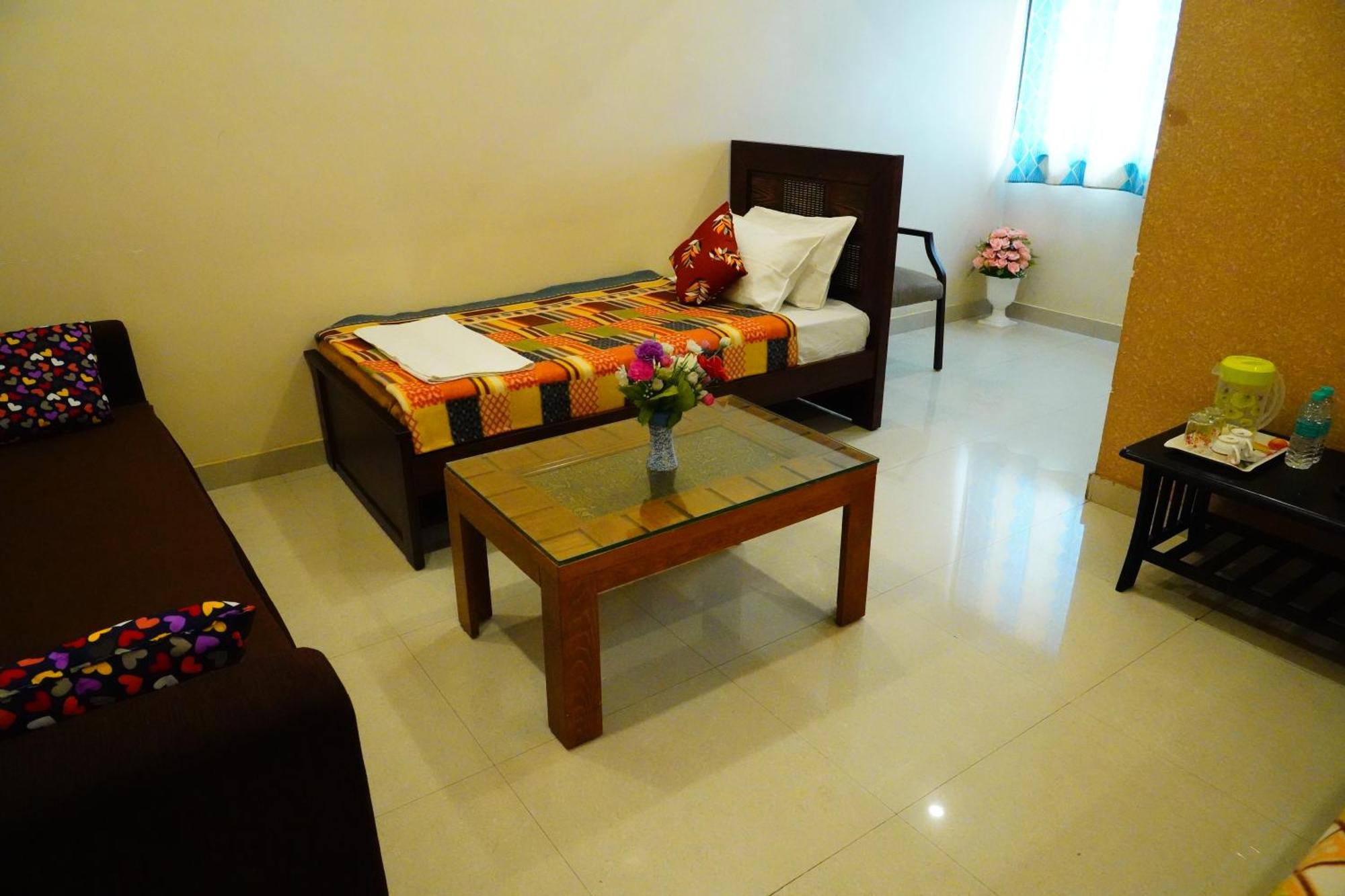 Vinayagam Residency Hotel Arcot Buitenkant foto