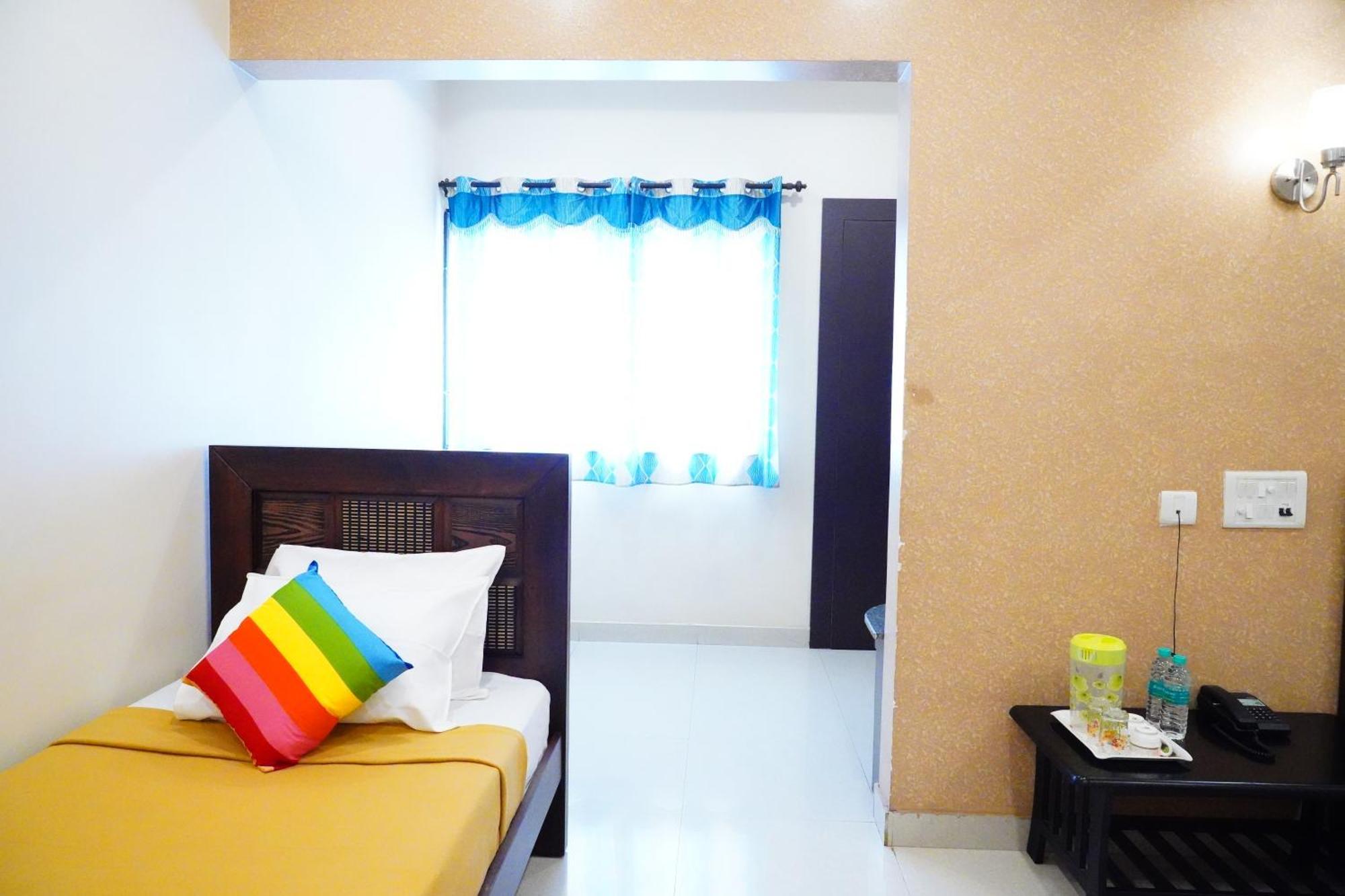 Vinayagam Residency Hotel Arcot Buitenkant foto